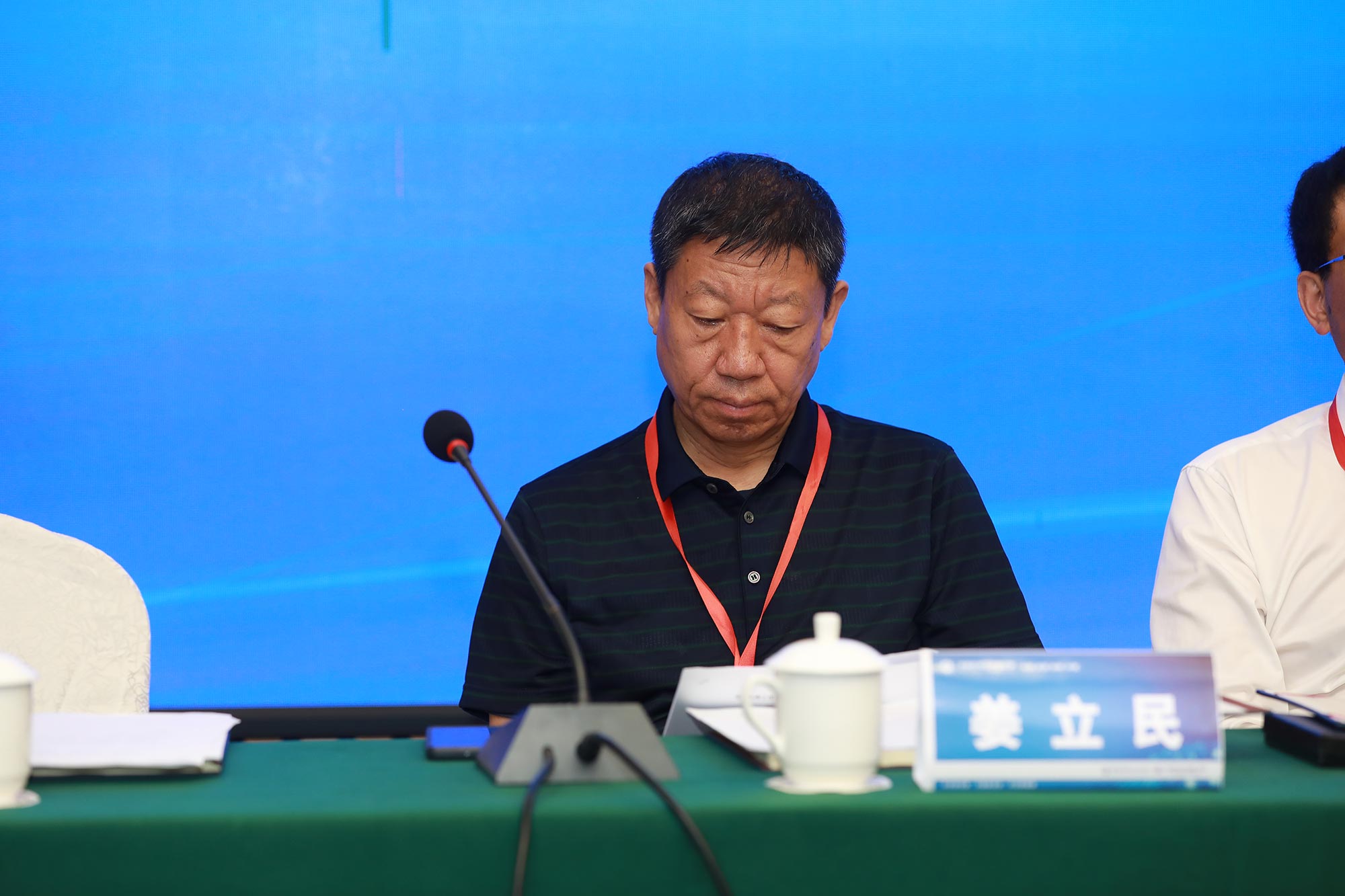 专家、赤峰市教研中心主任姜立民在会上